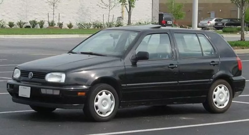 Volkswagen Golf 3 Год выпуска:    1993 Пробег:    290000 км