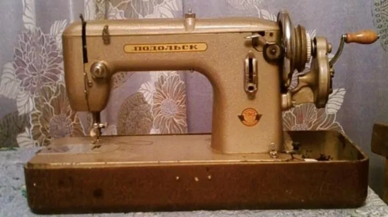 Швейная машина Подольск,  с ножным приводом